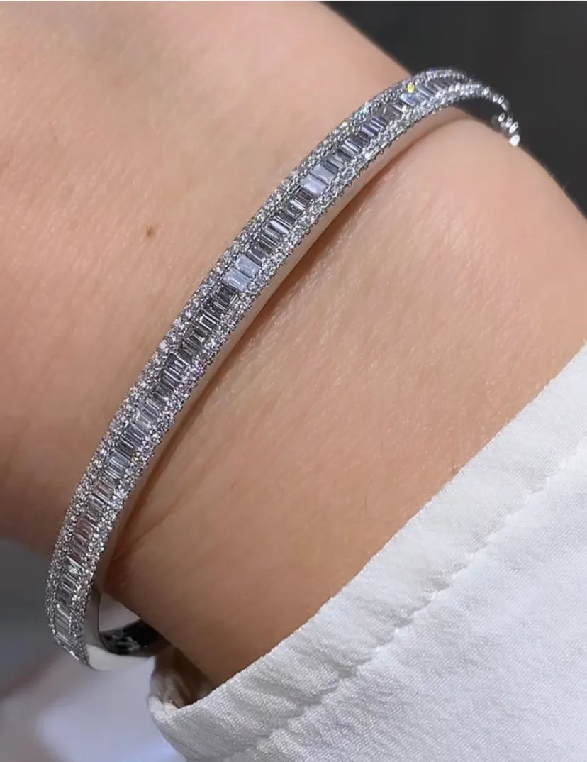 1.83ctw Diamond White Gold Bangle Bracelet