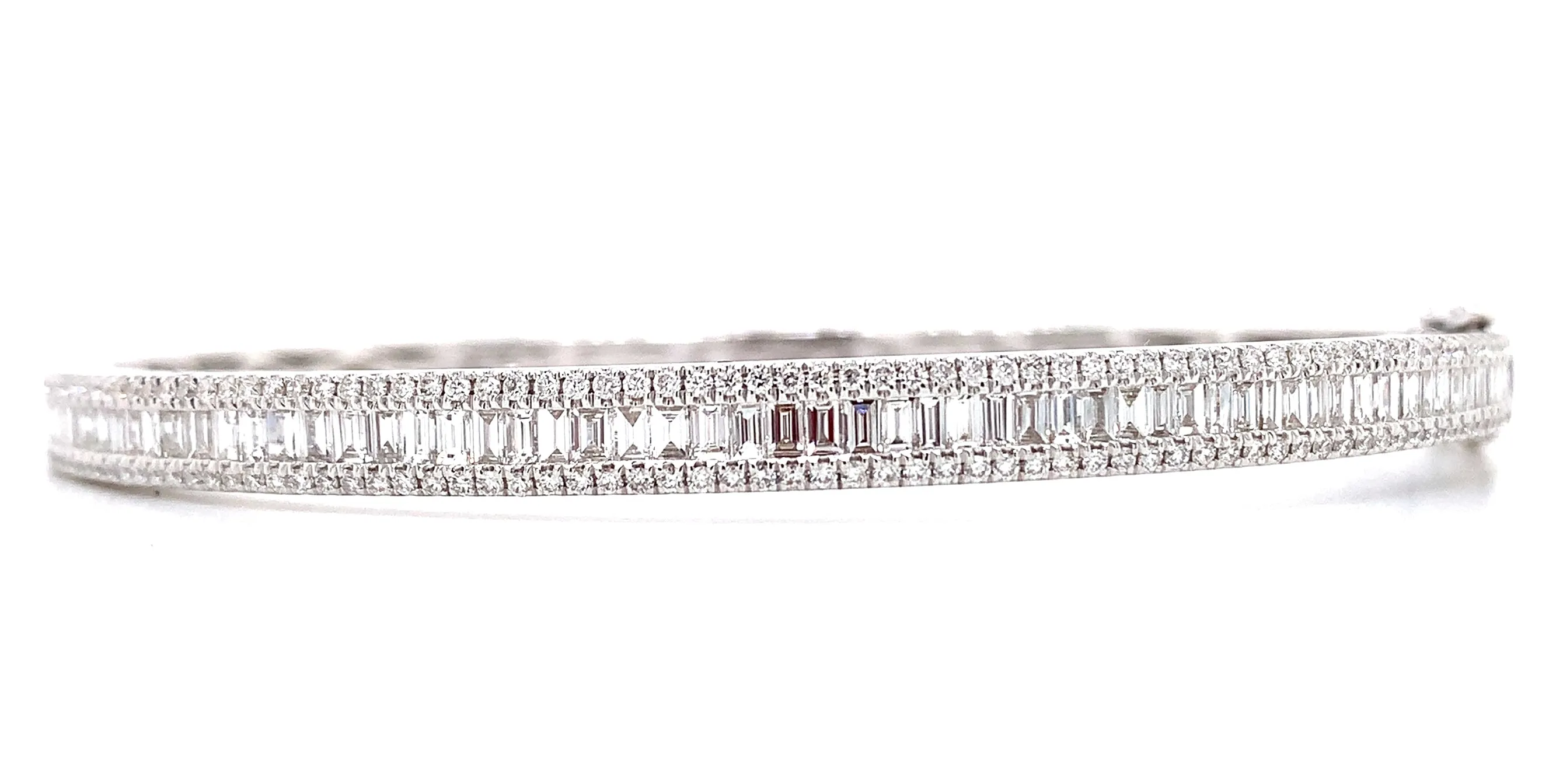 1.83ctw Diamond White Gold Bangle Bracelet
