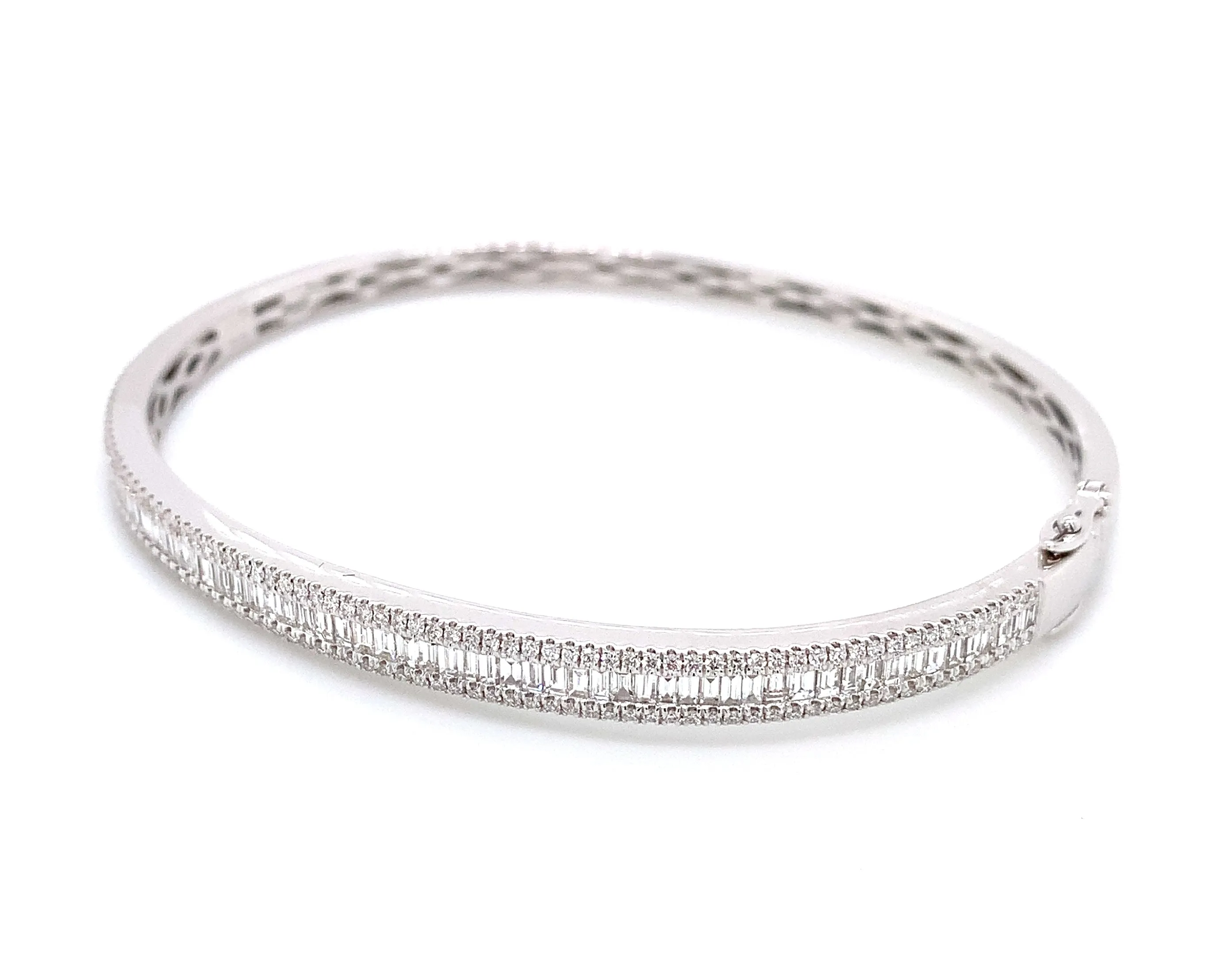 1.83ctw Diamond White Gold Bangle Bracelet
