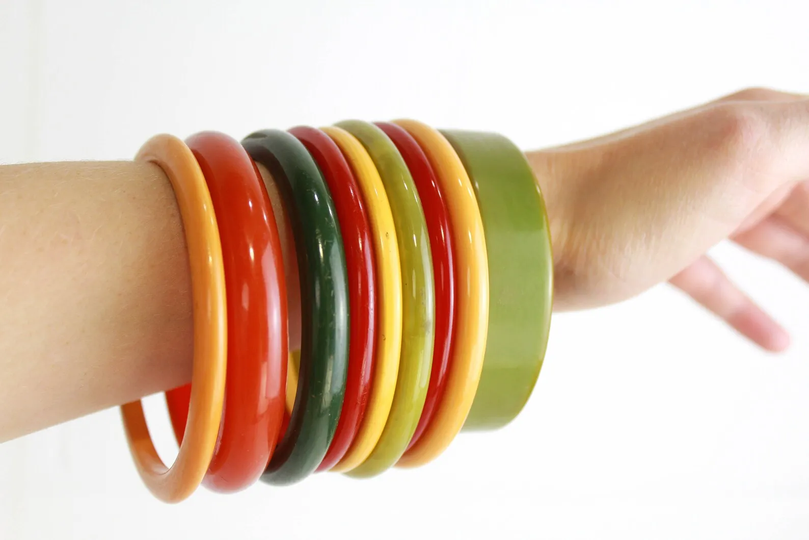 1940s Red Bakelite Bangle Bracelet