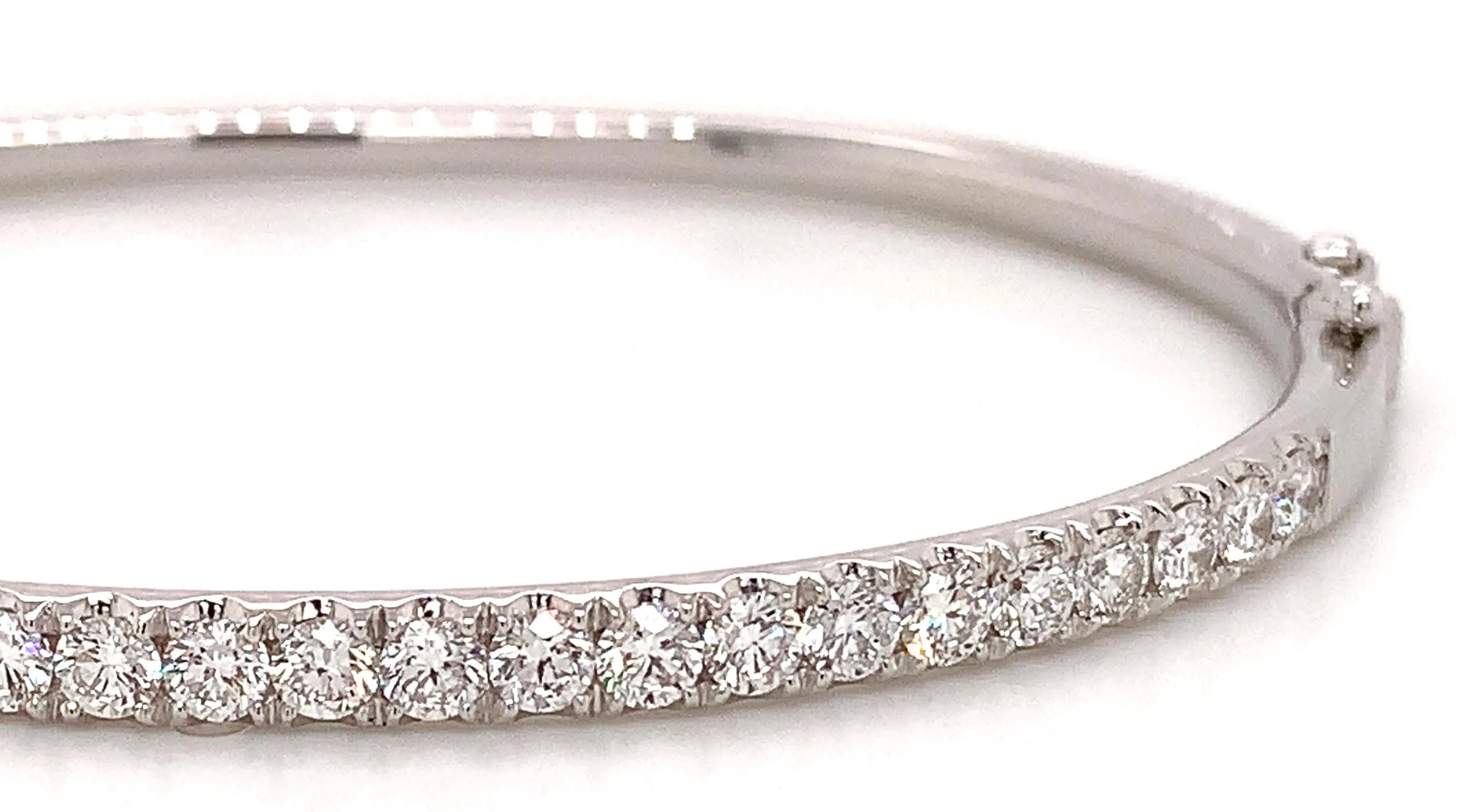 2.03ctw Diamond White Gold Bangle Bracelet