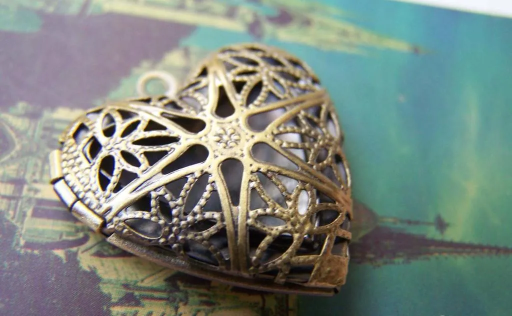 6 pcs Antique Bronze Brass Filigree Heart Photo Locket 25mm A3549