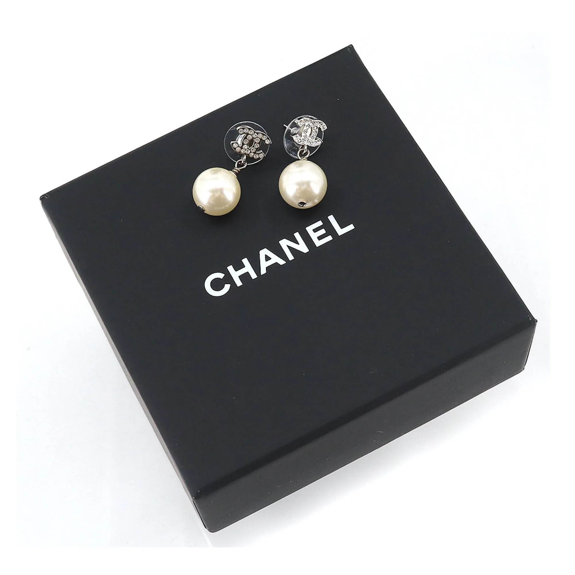 CHANEL Cocomark Fake Pearl Rhinestone Earrings Swing Silver A20V Accessories