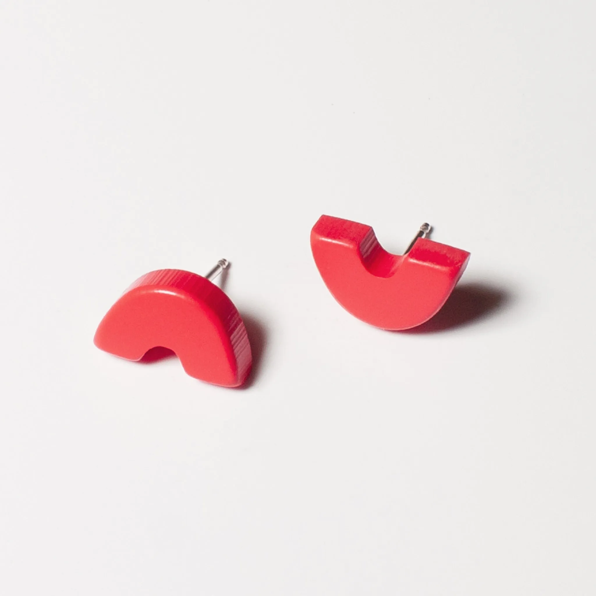 Curve Studs