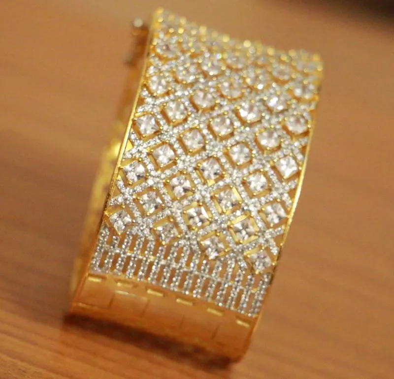 DIAMOND LOOK CZ STUDDED GOLD PLATED OPENABLE BRACELET