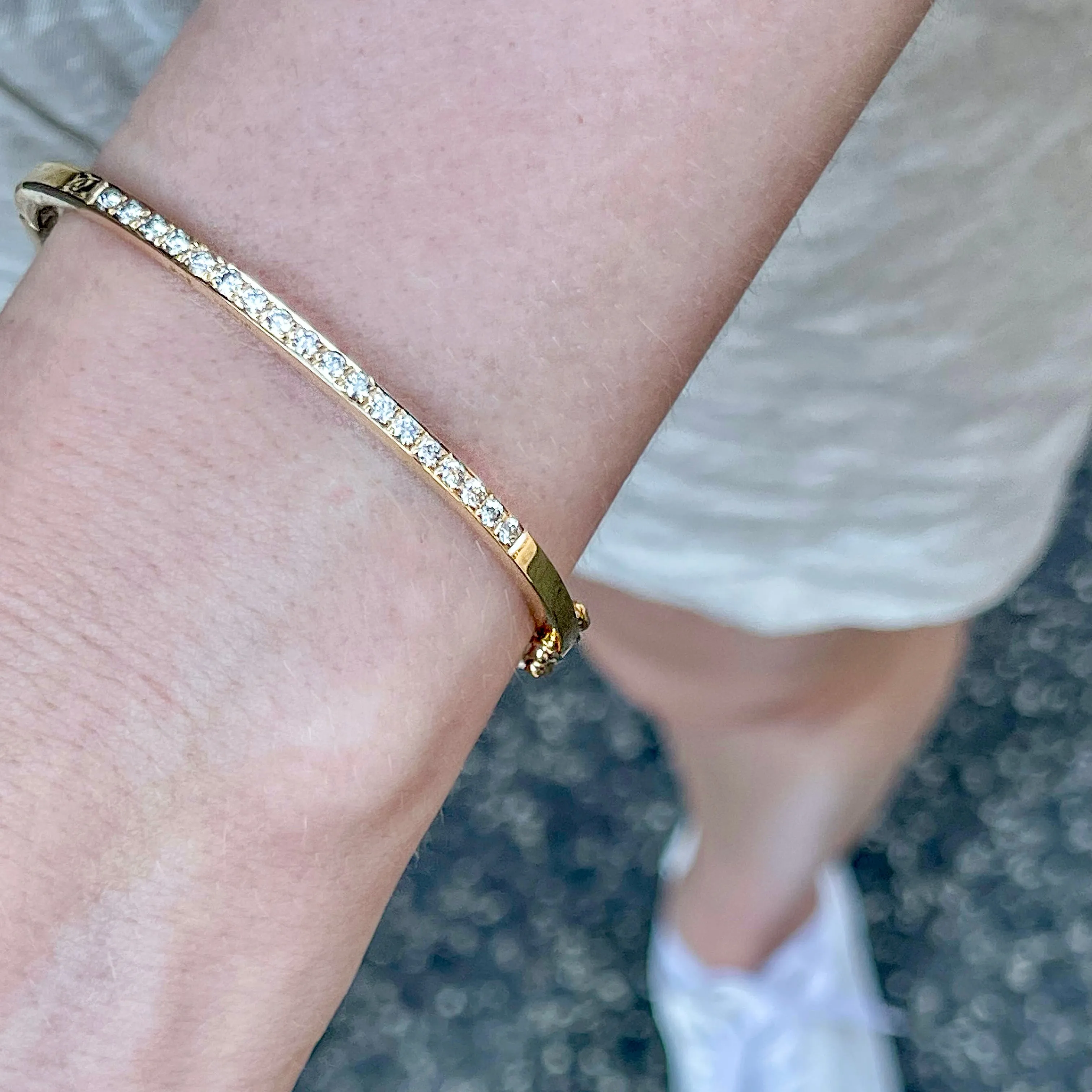 DIAMONDS, 1/4-Line Large Diamonds-Bangle, gold/white