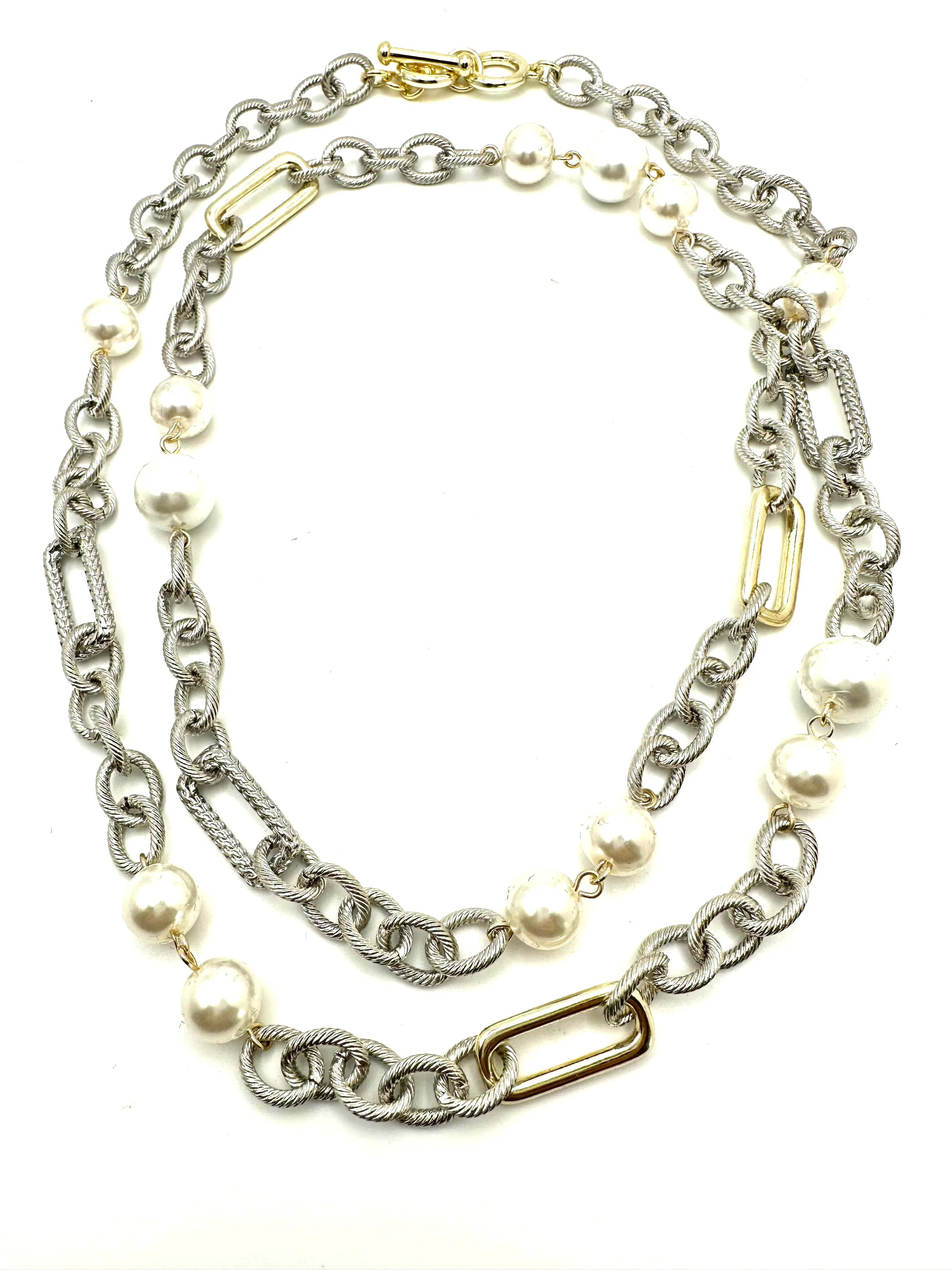 Elegant Links and Pearls Necklace