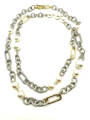 Elegant Links and Pearls Necklace