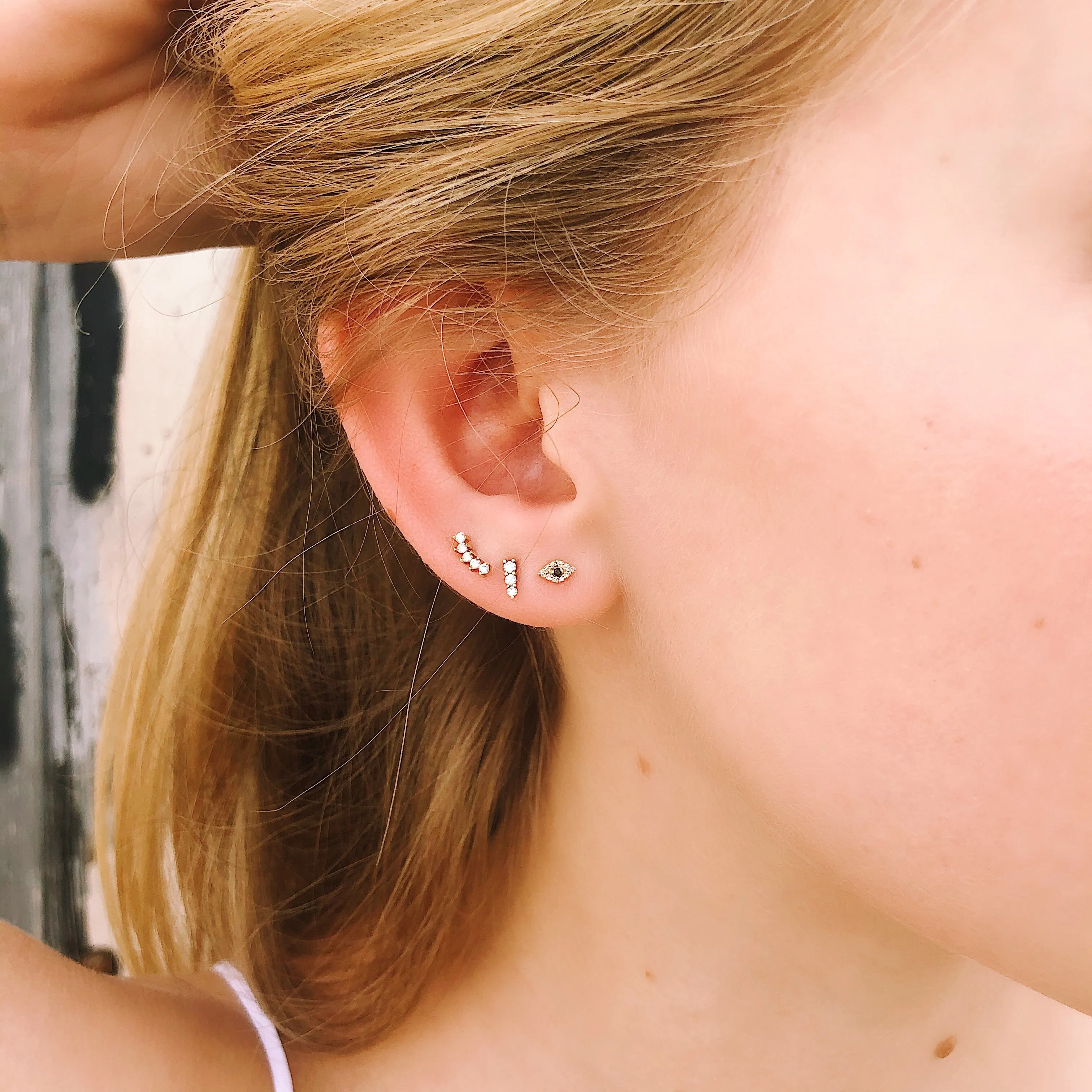 Five Diamond Curve Stud Earring