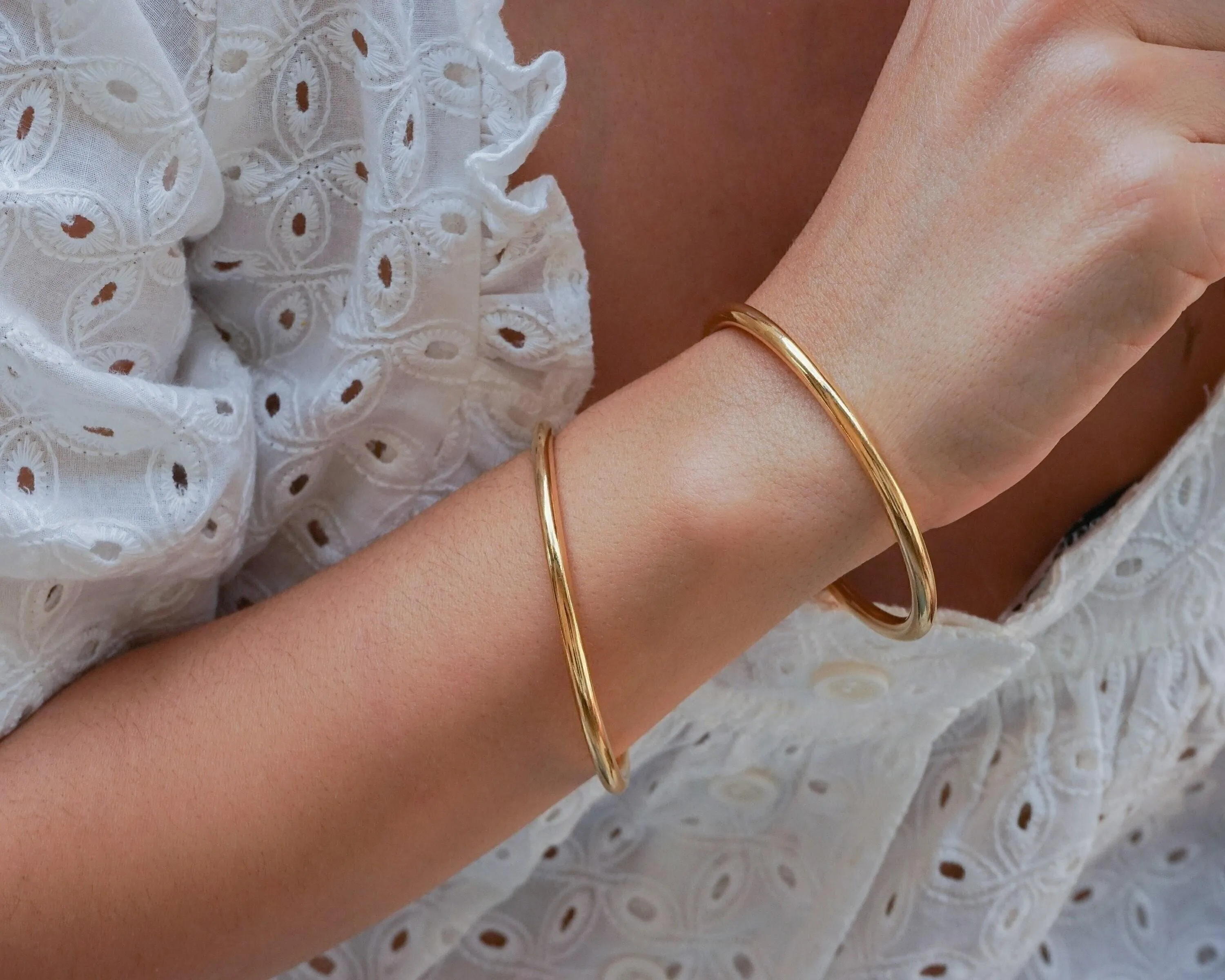 Gold Shiny Thick Round Bangle Bracelet