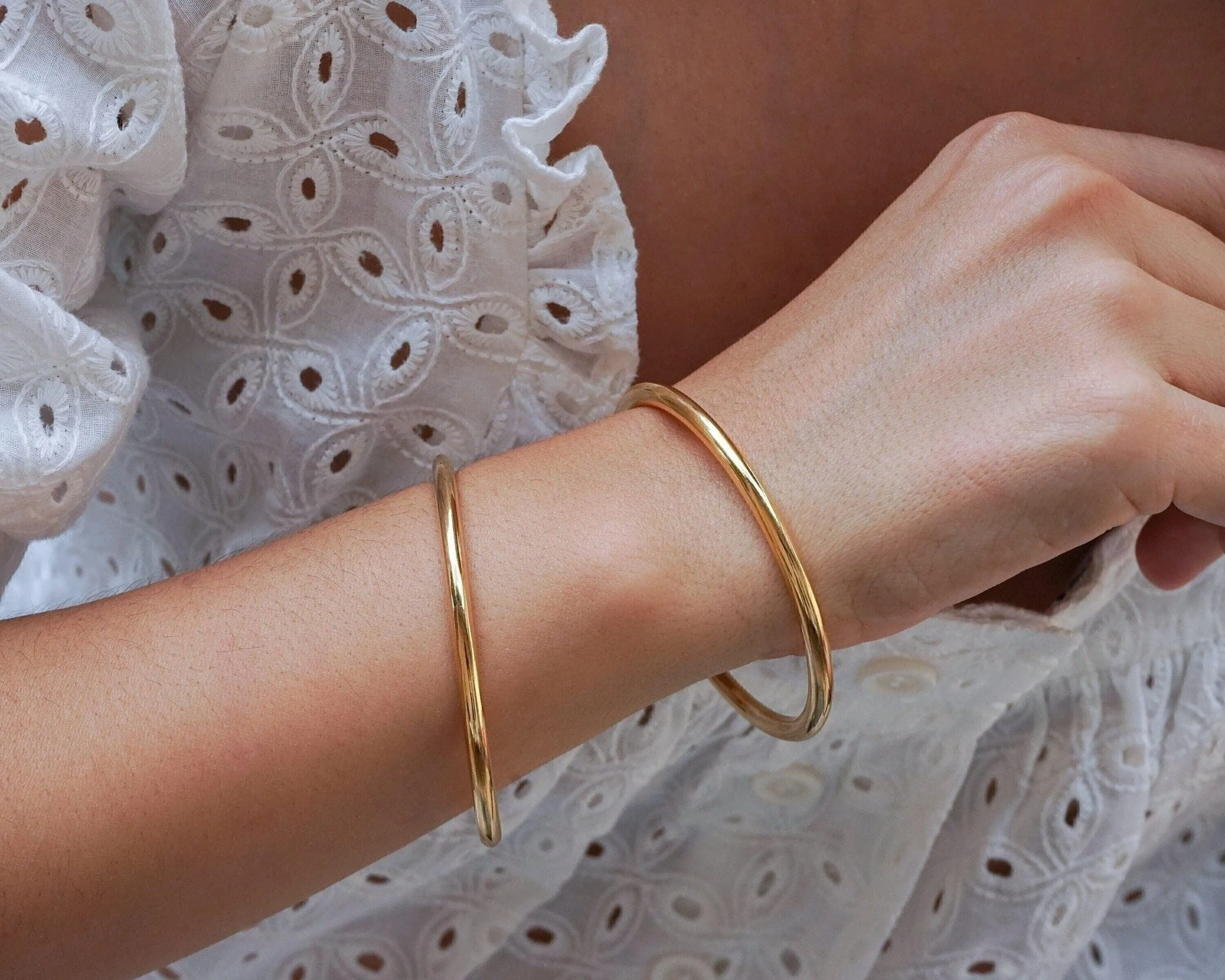 Gold Shiny Thick Round Bangle Bracelet