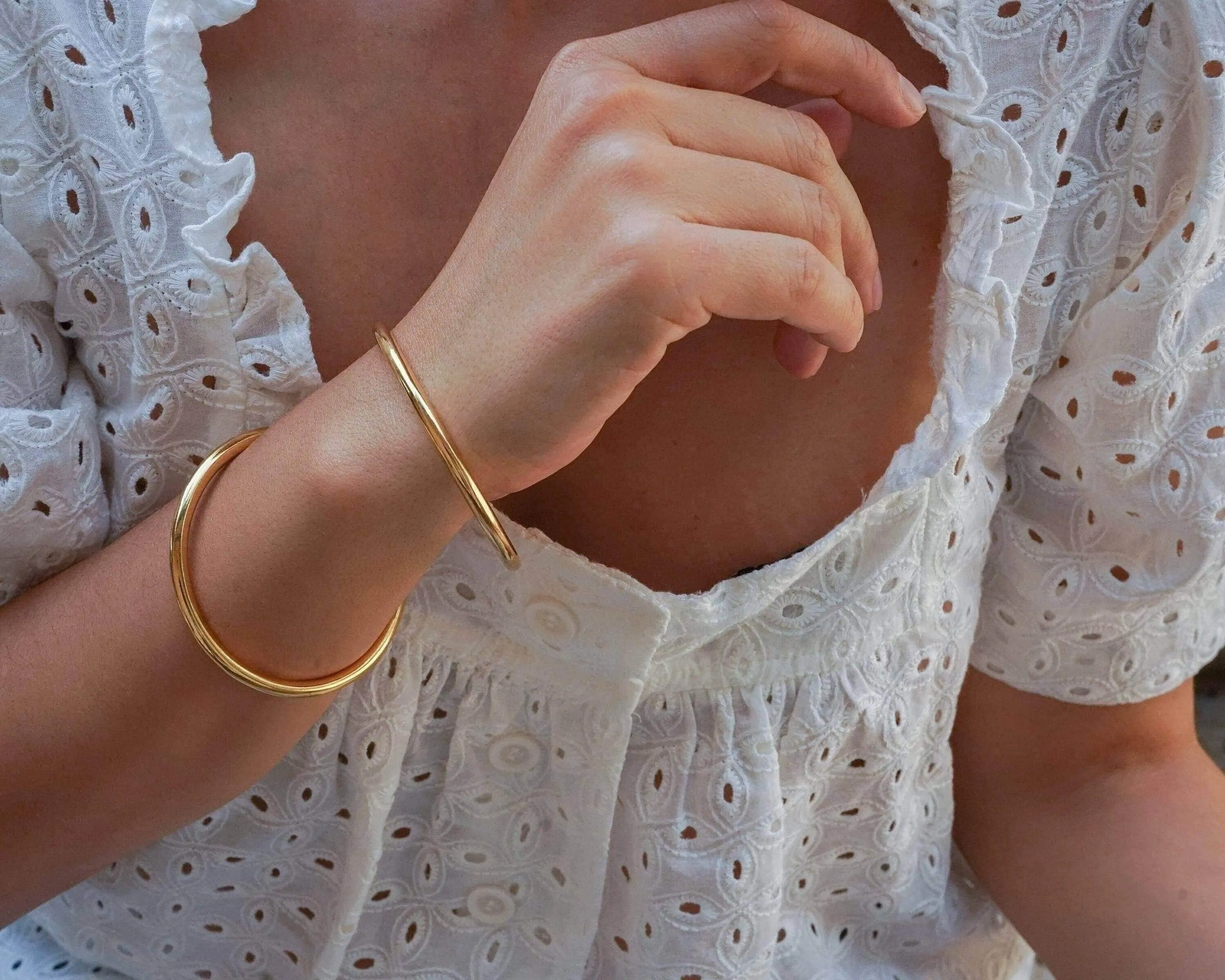 Gold Shiny Thick Round Bangle Bracelet