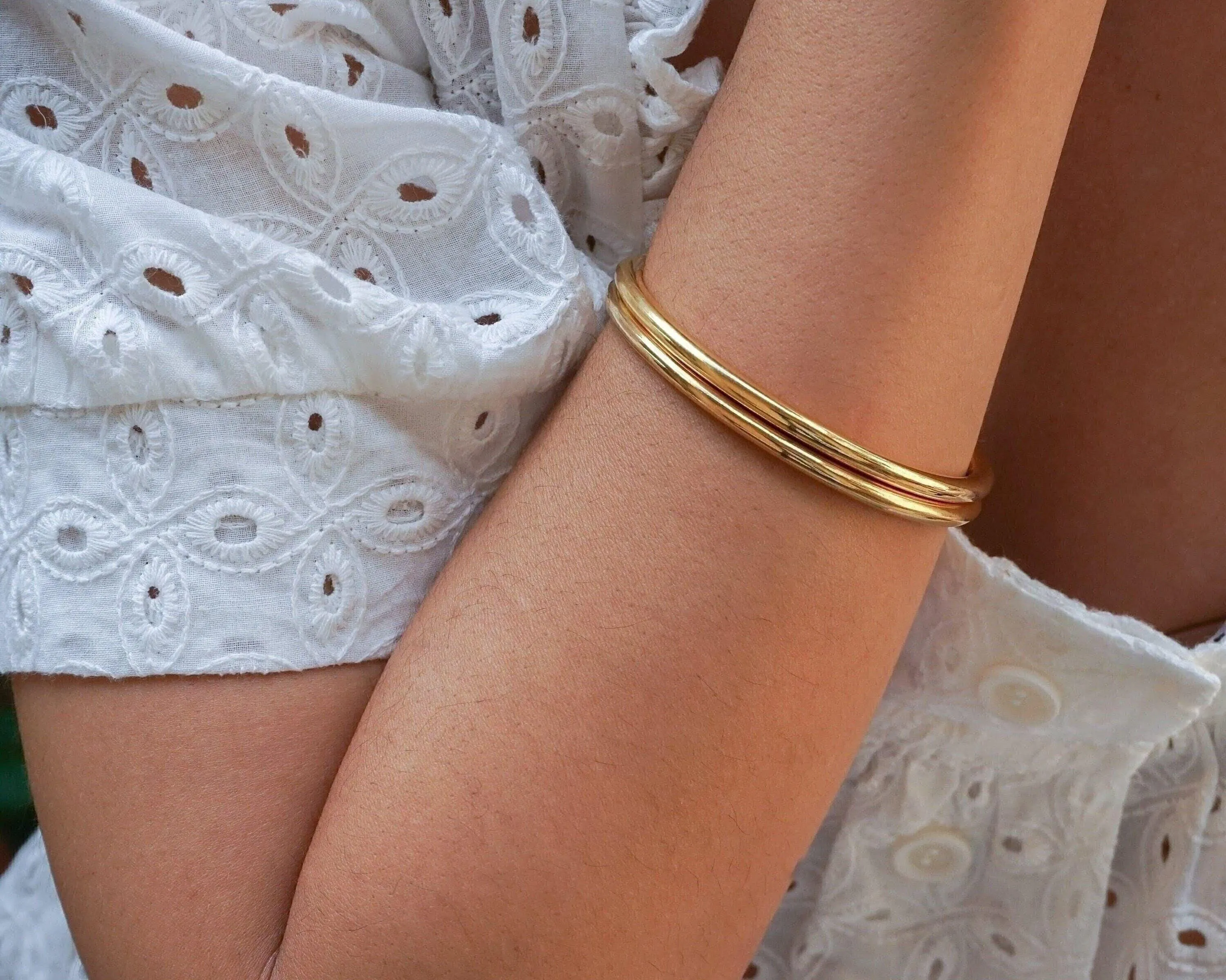 Gold Shiny Thick Round Bangle Bracelet