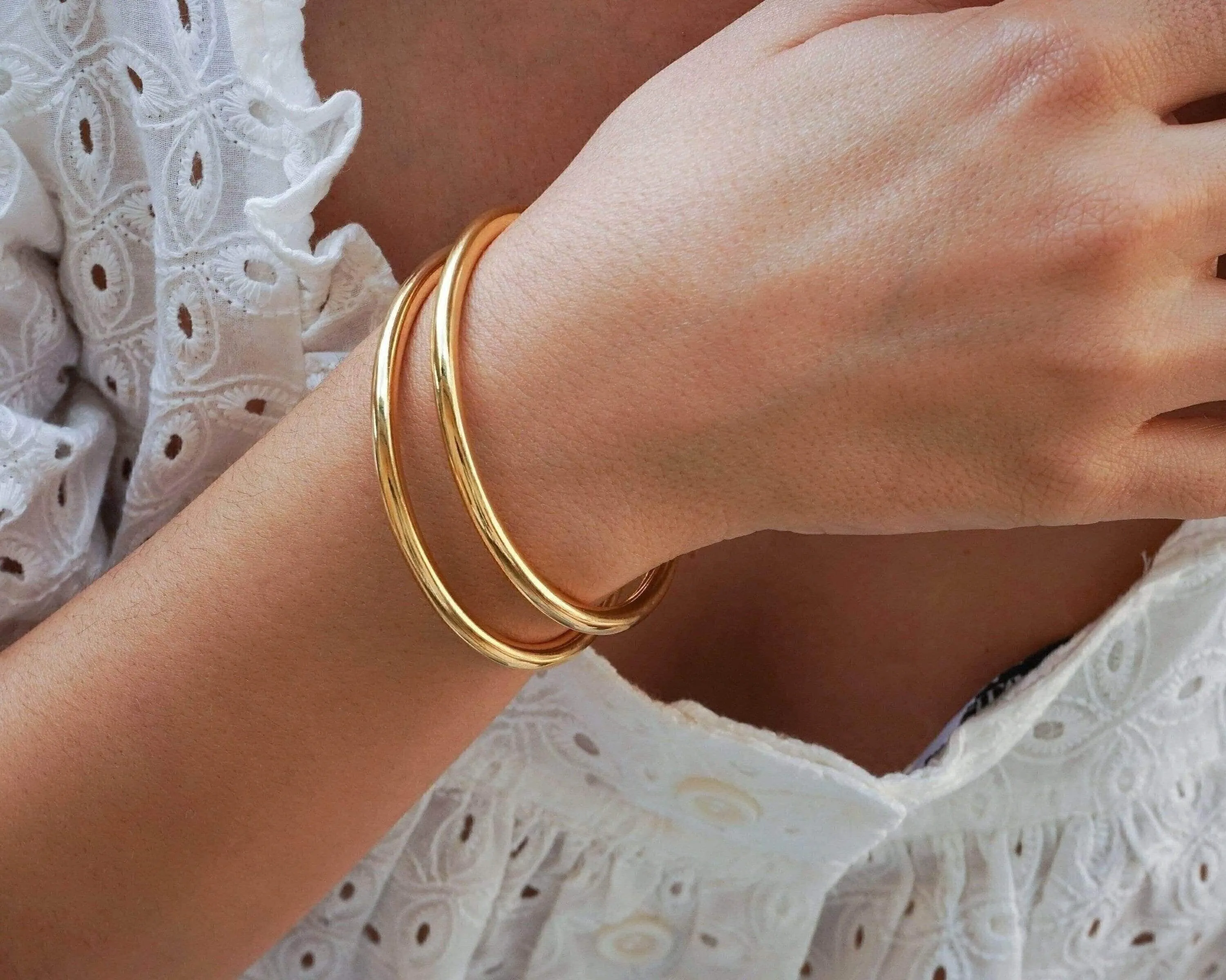 Gold Shiny Thick Round Bangle Bracelet