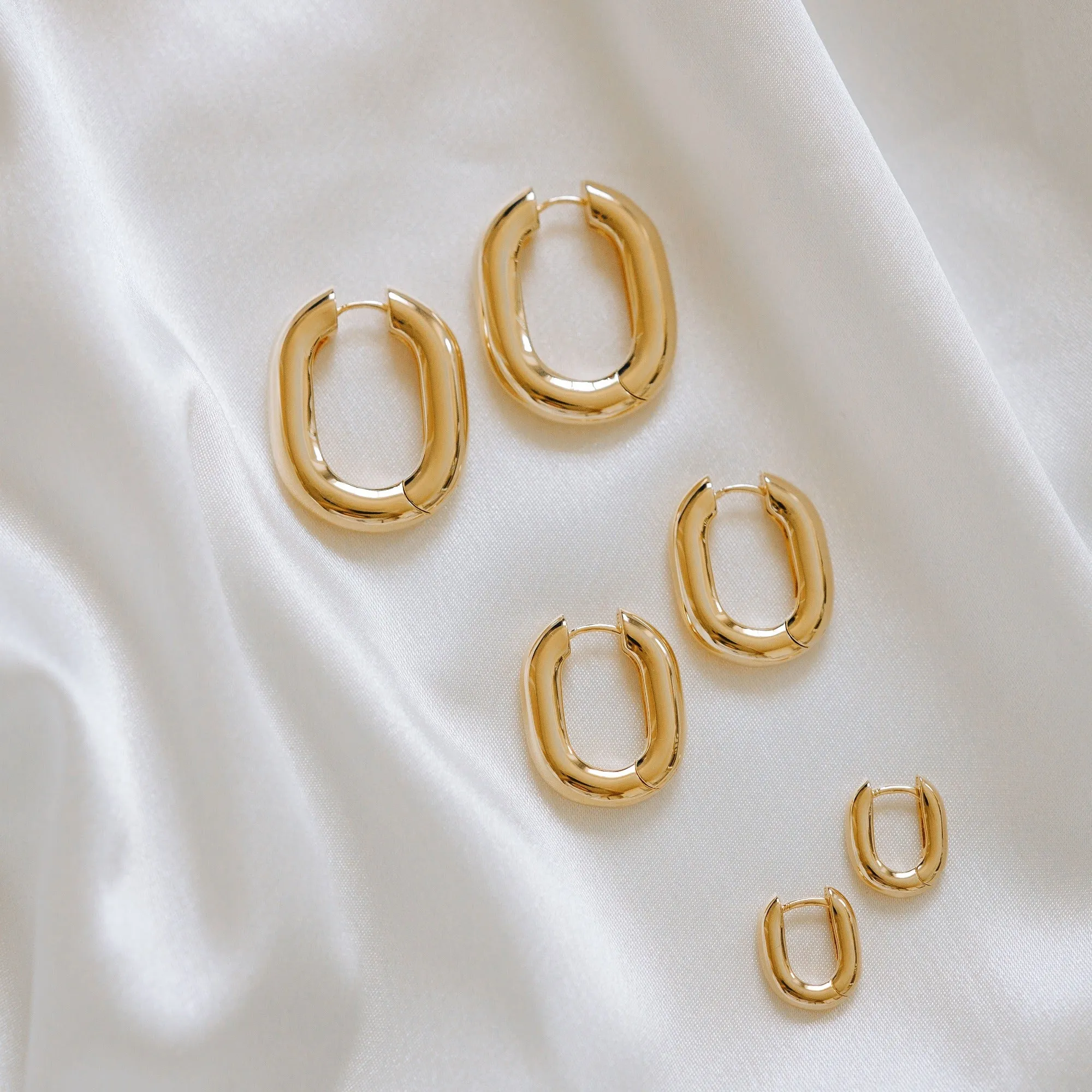 Icon Oval Hoops - Gold Medium