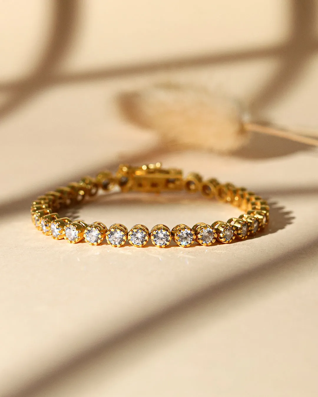 Round White Zirconia Line Bracelet