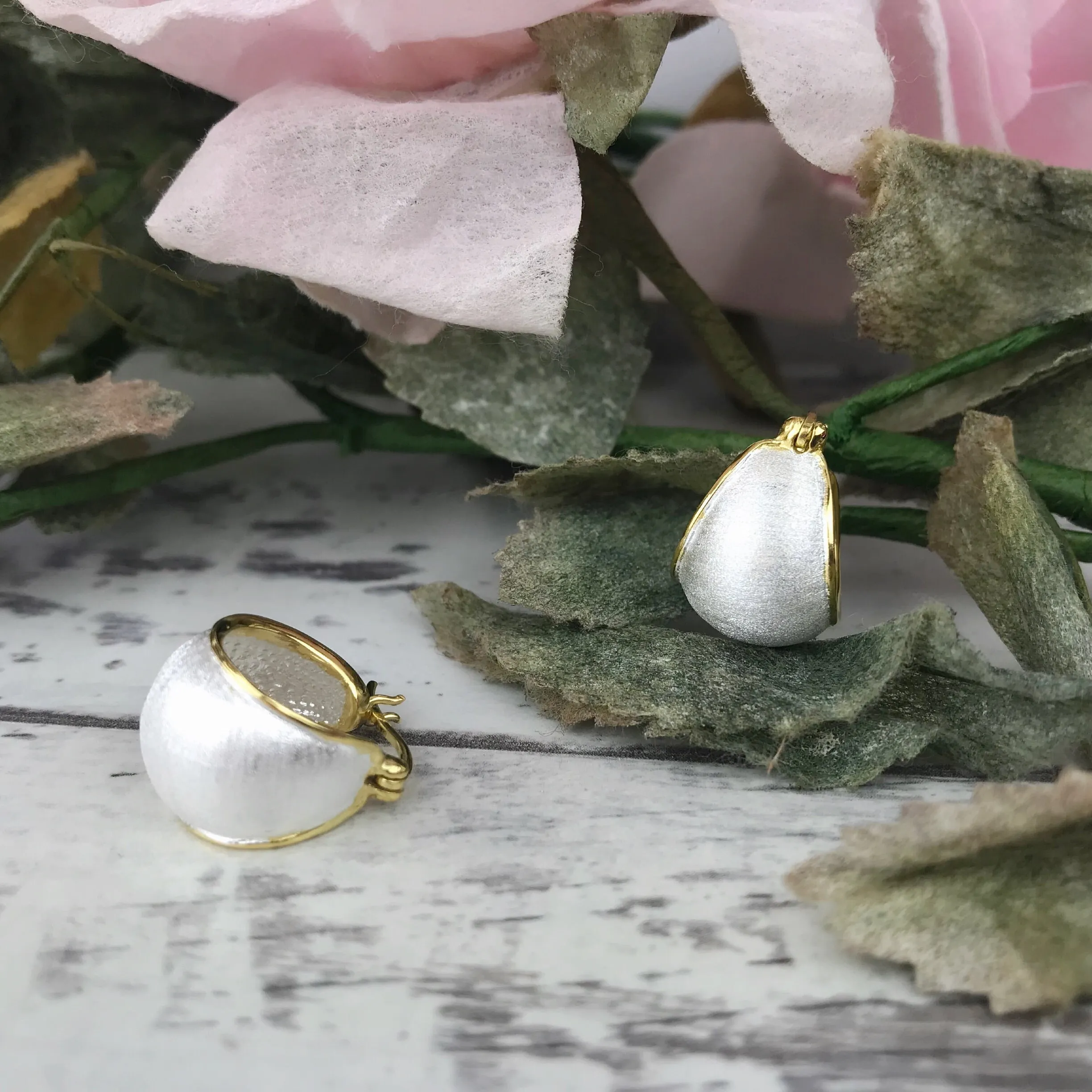 Satin Swing Earrings - VE458