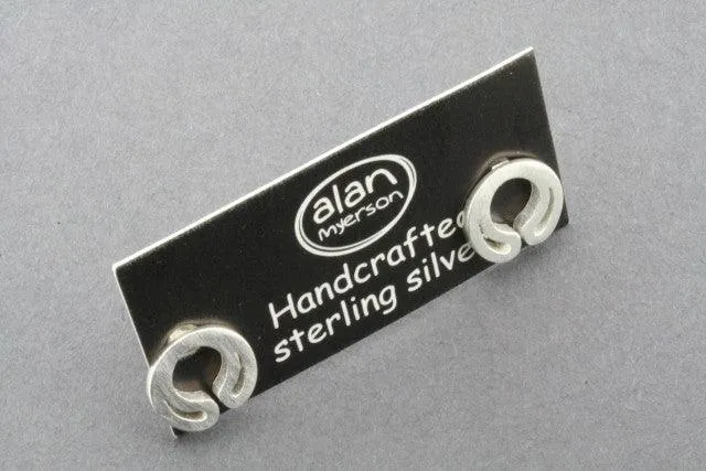 stretch curve stud