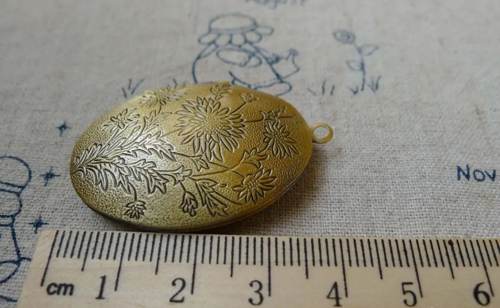 Tree Lockets Antique Bronze Oval Photo Locket A5450