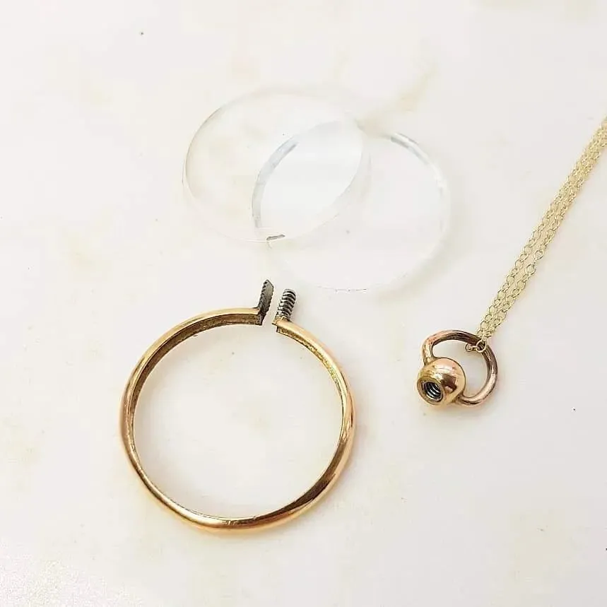 Vintage 1960s Gold Tone Glass Locket Necklace