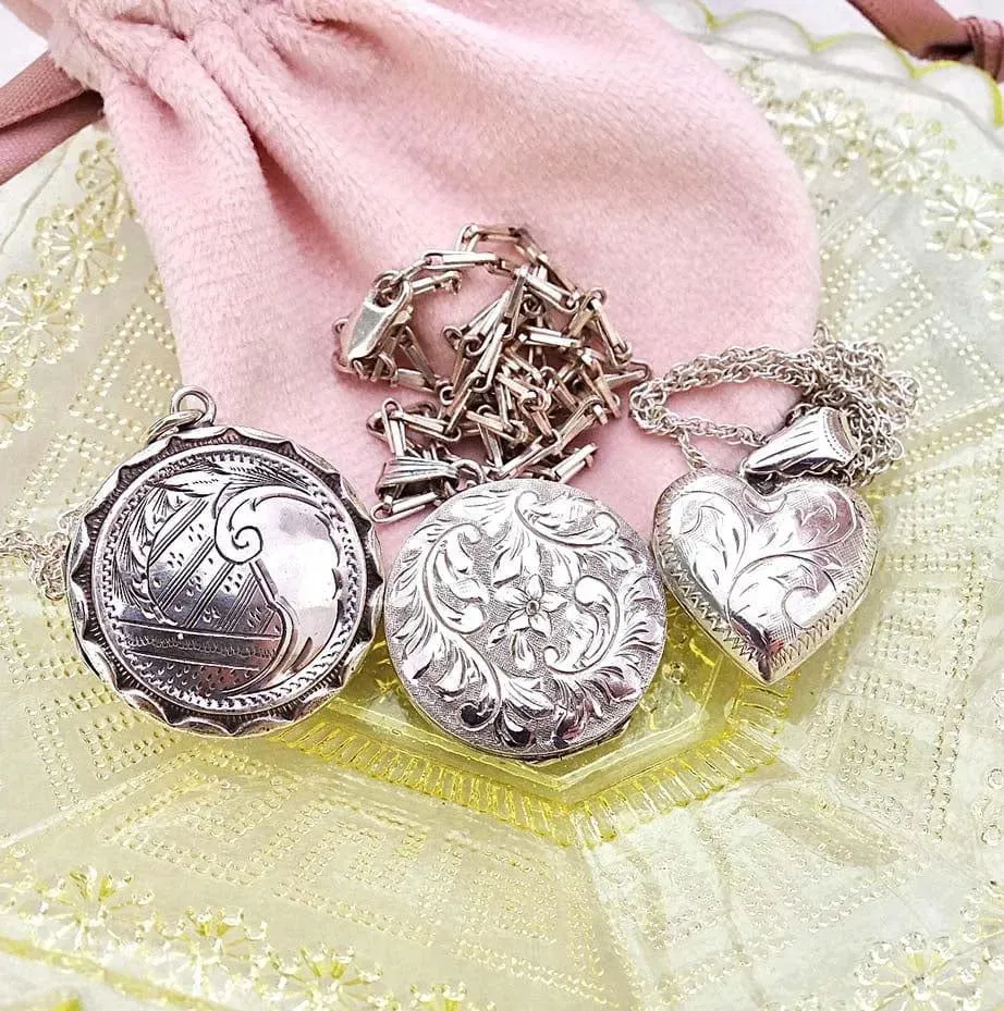 Vintage 1960s Silver Round Locket Necklace