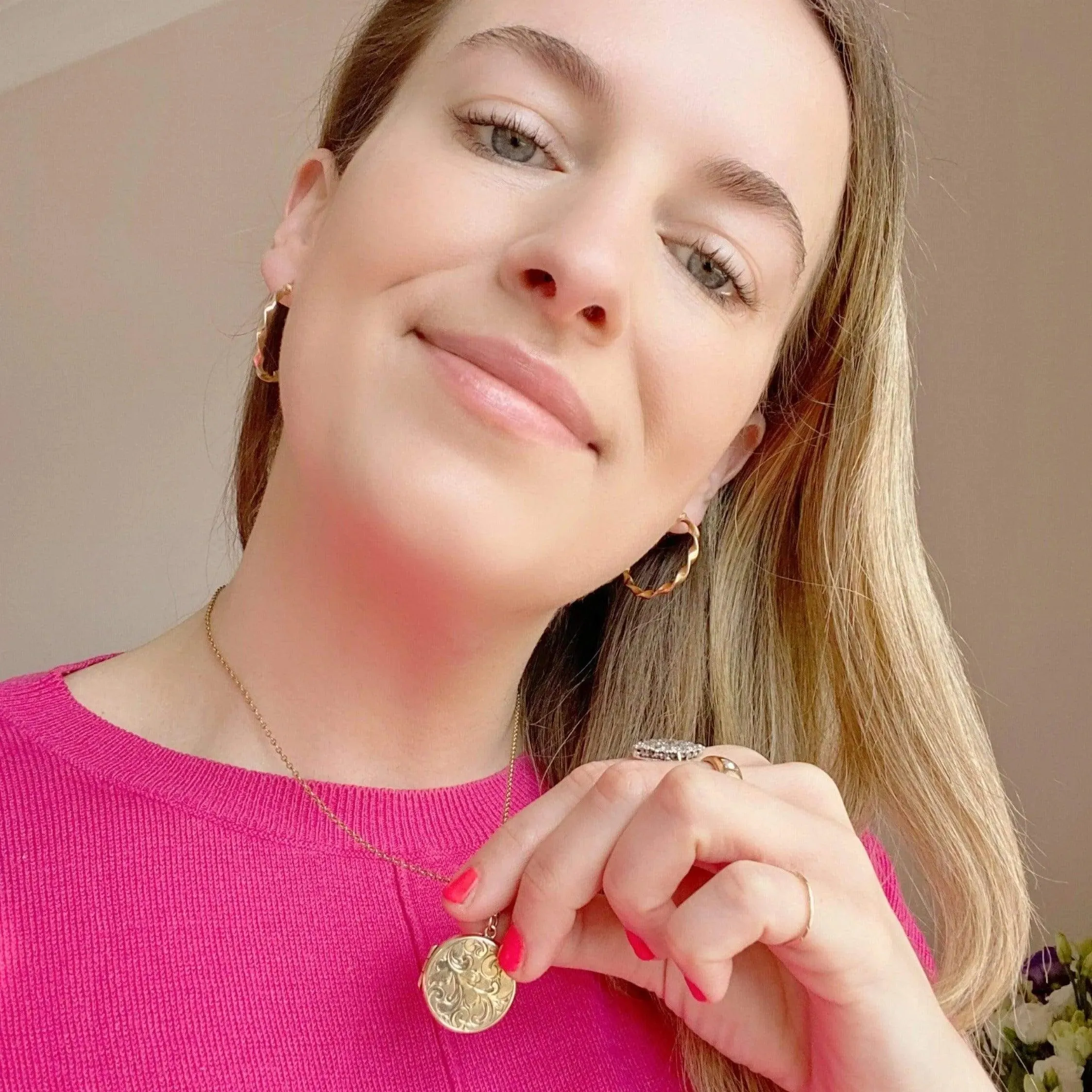 Vintage 1970s 9ct Gold Round Locket Necklace