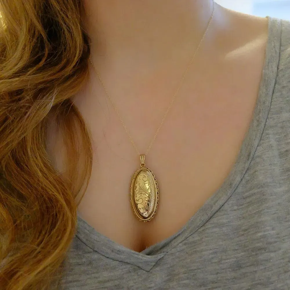 Vintage 1980 Oval Engraved 9ct gold Locket Necklace