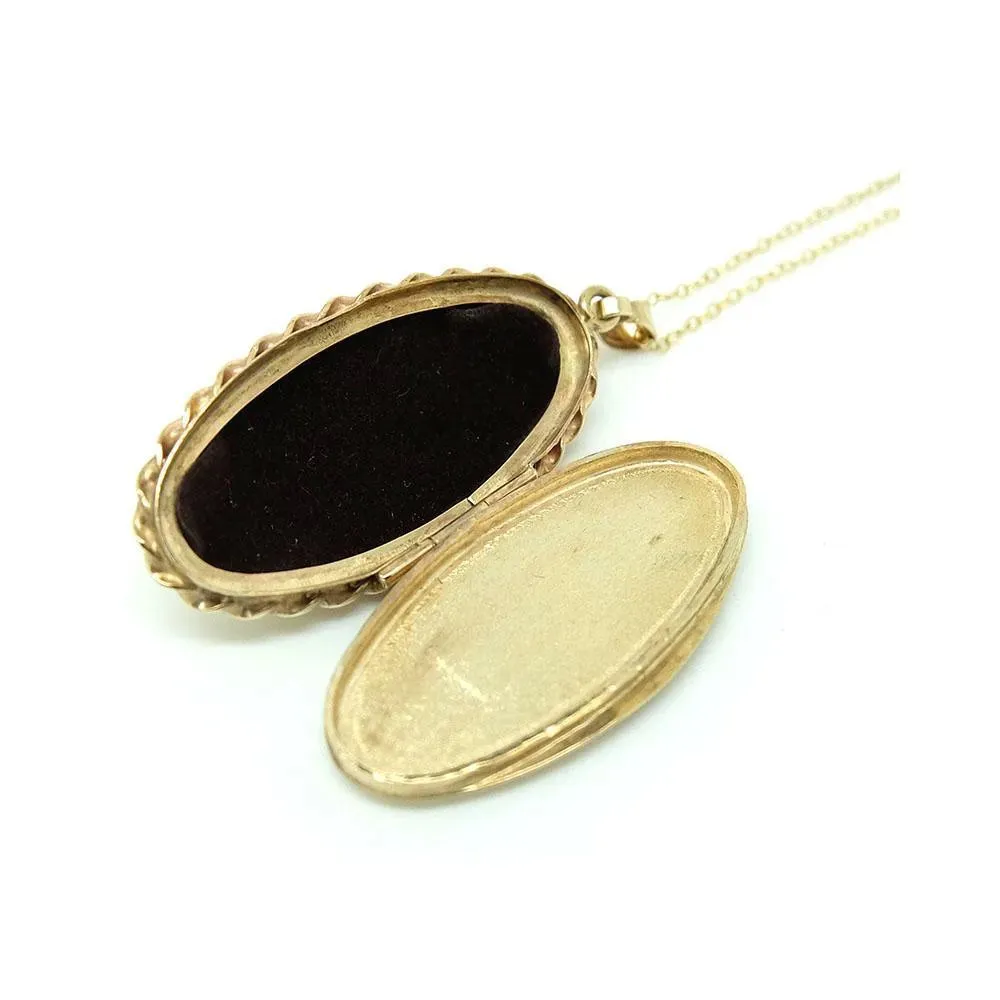 Vintage 1980 Oval Engraved 9ct gold Locket Necklace