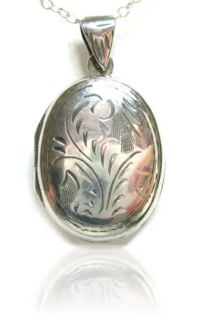 Vintage Oval Silver Locket Necklace