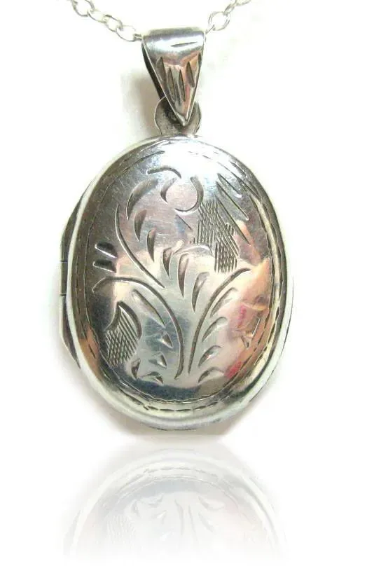 Vintage Oval Silver Locket Necklace